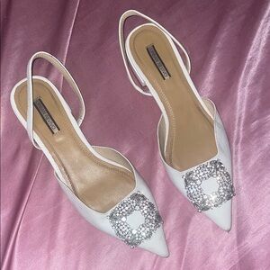 Urban Revivo White Flats 🤍